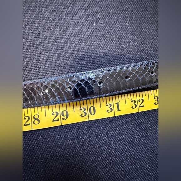 Woman’s belt snake skin large gold buckle black 30 to 32 signed MAGID EUC 3488 p - Picture 7 of 13